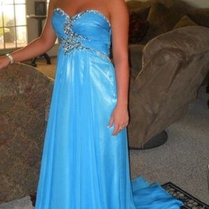 Dave & Johnnys Prom Dress